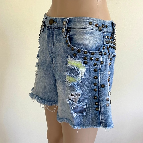 Blank NYC studded distressed shorts with neon details size 30 - Picture 4 of 15